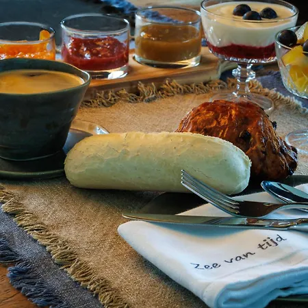 Zee-van-tijd Bed & Breakfast *